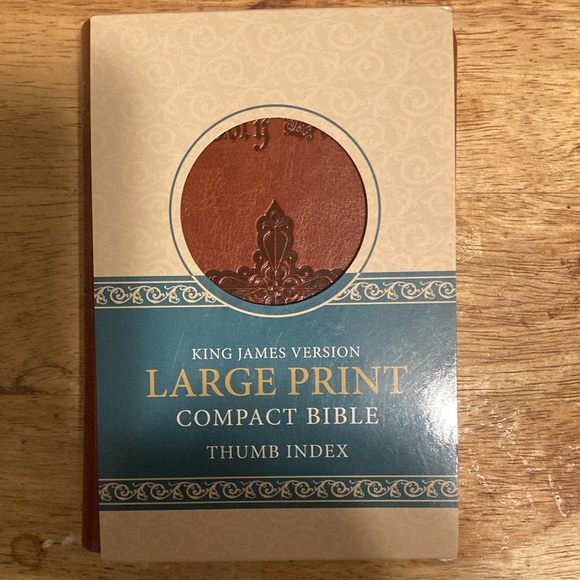 King James Holy Bible Large print gold trim - Picture 2 of 6